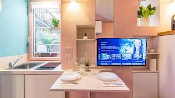 Wasserkocher mit Kaffee-/Teezubehör, Kochgeschirr/Geschirr/Besteck