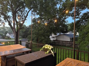 Outdoor dining - Family-Ready - Close to UNI - Everything Guests Need (Cedar Falls)