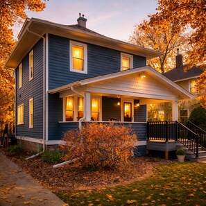 Exterior - Family-Friendly 4BR Near UNI, Easy Group Stay (Cedar Falls)