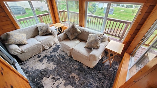 Cozy lake house for an all season get away!