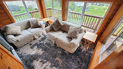 Cozy lake house for an all season get away!