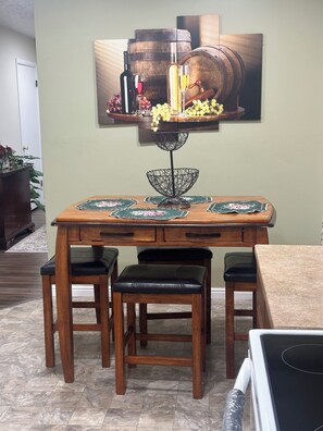 Dining - Amazing House, close to the airport. (Salt Lake City)