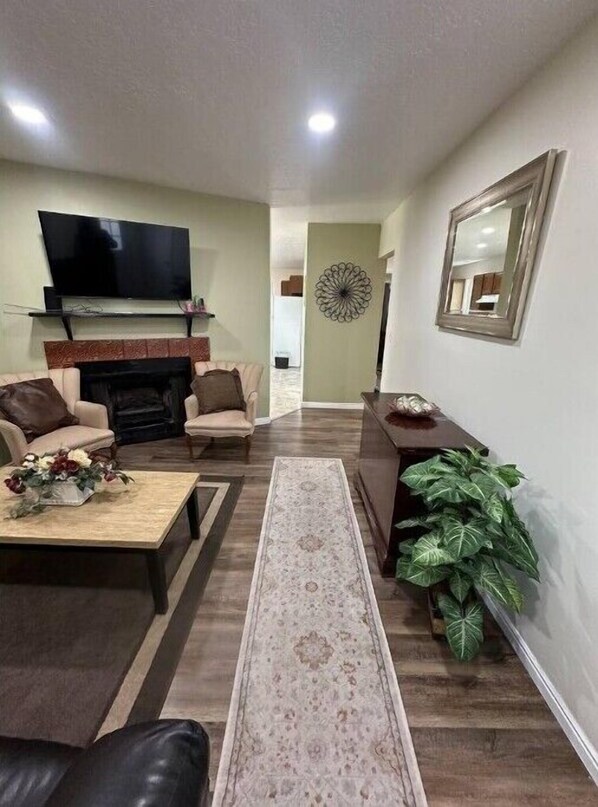 Interior - Amazing House, close to the airport. (Salt Lake City)