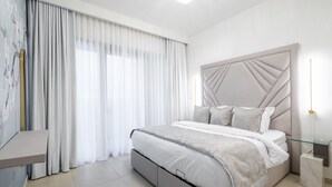 Comfort Apartment - SuperHost - Downtown Delight 2BR Apt Opposite Burj Khalifa (Dubai)
