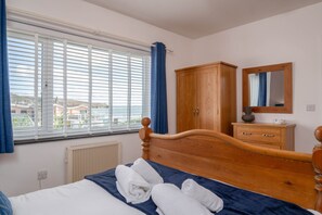 2 bedrooms, iron/ironing board, travel cot, WiFi