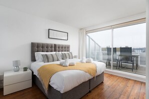 1 slaapkamer, een strijkplank/strijkijzer, reisbedje, wifi