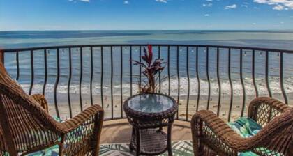 Romantic 14th floor w/ a WOW view! Oceanfront King - Full condo, pools, hot tubs