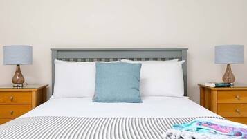 2 bedrooms, iron/ironing board, travel cot, WiFi