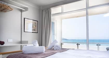 Porthmeor Beachfront Apartment With Stunning Views