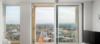 Sea views and great location