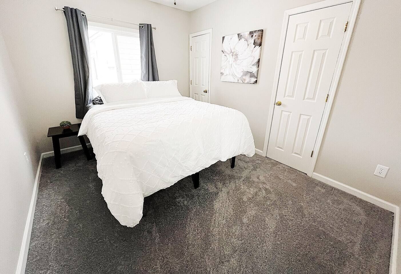 Pet Friendly home w/Fenced Yard and Garage