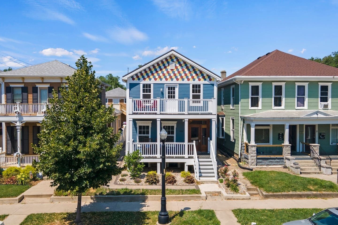 Downtown Apt w/Free parking by Parkview Field