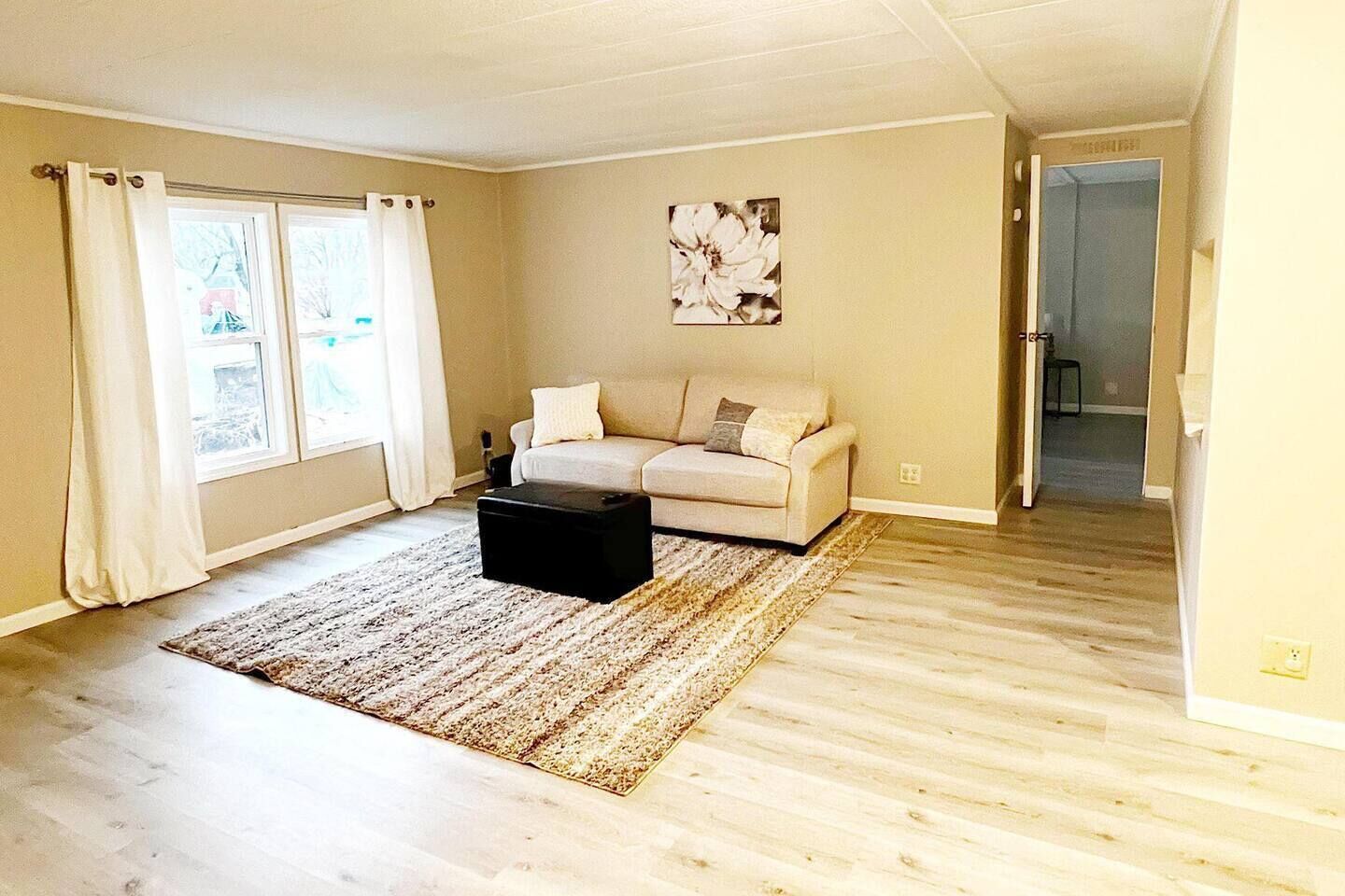 Home w/Master King Suite And Garage