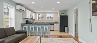 Hot Tub Getaway! 2 nights for 350 + fees