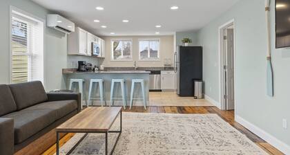 Hot Tub Getaway! 2 nights for 350 + fees