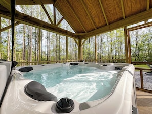 Bain à remous extérieur