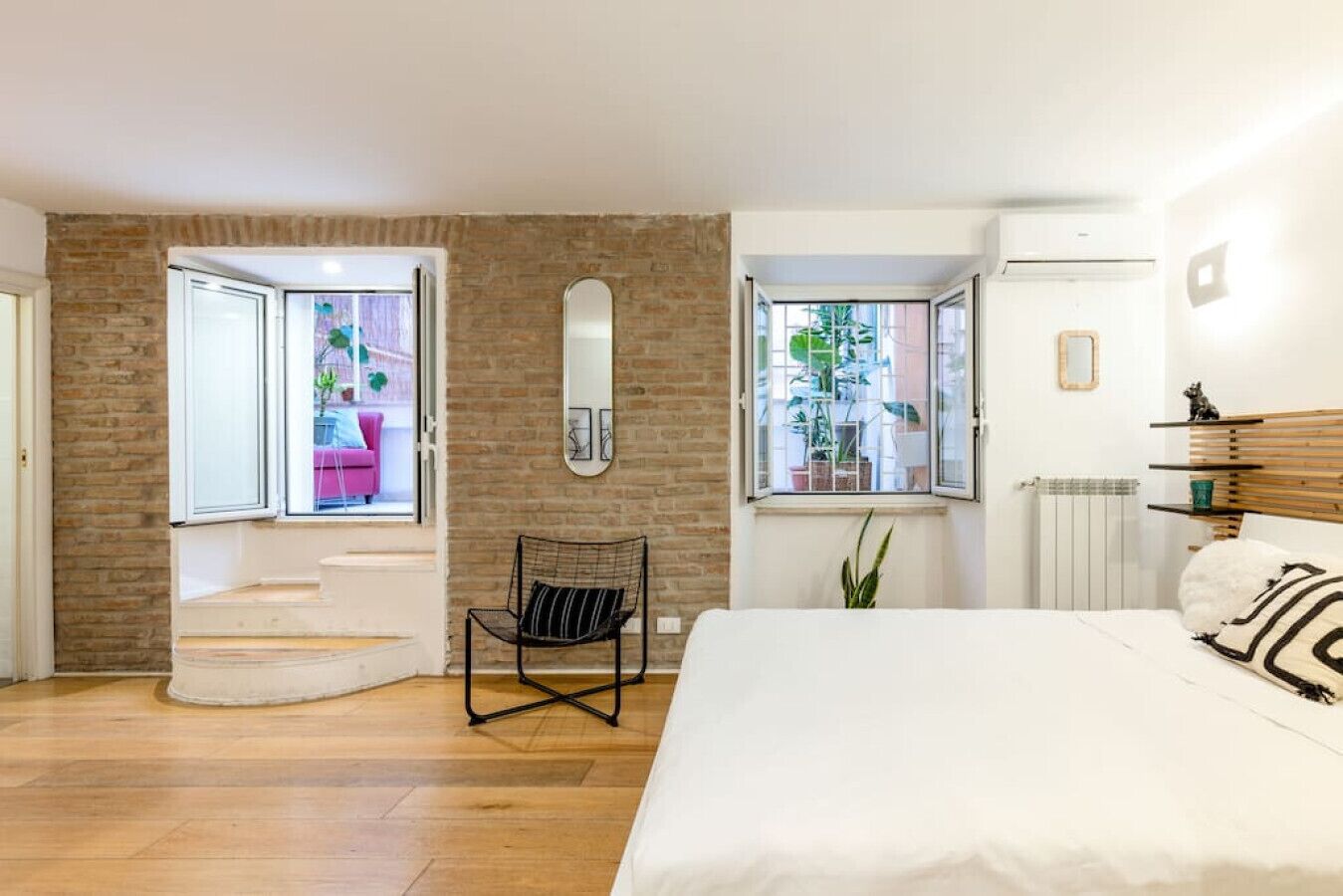 1 bedroom, desk, WiFi, bed sheets