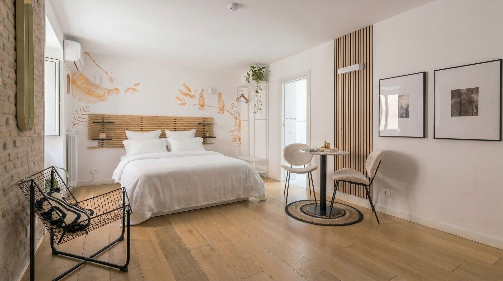 1 bedroom, desk, WiFi, bed sheets