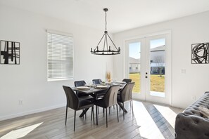 Dining - Luxury 3BR Home near Disney - GameRoom, Pool, Golf, BBQ, Tennis, Gym, Volleyball (Davenport)