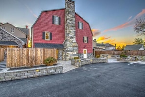 Exterior - The Barn at Legacy Manor (Lancaster)