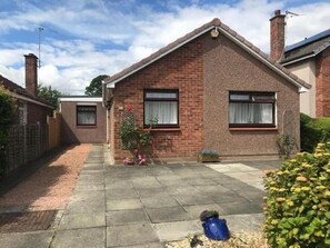 Property grounds - 28 Lawmill Gardens (St Andrews)