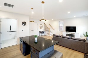 Interior - The Loft at Legacy Manor/Minutes from Sight&Sound and Downtown Lancaster (Lancaster)