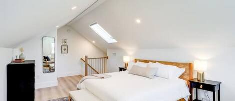 1 غرفة نوم ومكتب وسرير سفر وواي فاي مجانًا