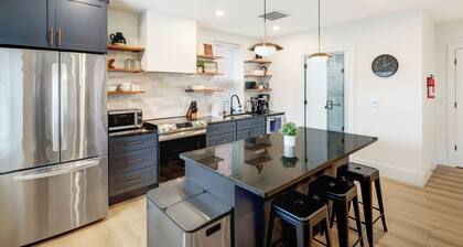 The Loft at Legacy Manor/Minutes from Sight&Sound and Downtown Lancaster