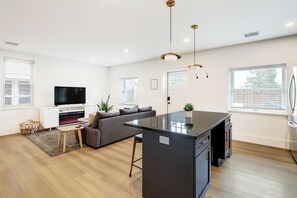 Interior - The Loft at Legacy Manor/Minutes from Sight&Sound and Downtown Lancaster (Lancaster)