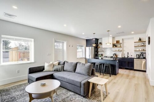 The Loft at Legacy Manor/Minutes from Sight&Sound and Downtown Lancaster