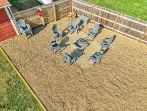 Terrace/patio - The House at Legacy Manor/Close to Sight & Sound & Downtown Lancaster (Lancaster)