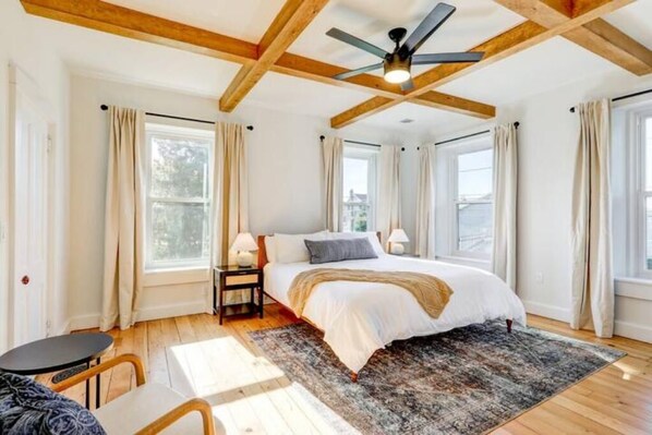 4 bedrooms, travel crib, free WiFi, bed sheets