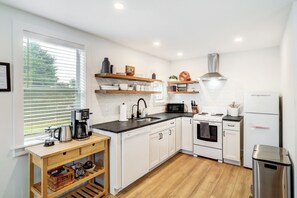 Fridge, microwave, oven, dishwasher