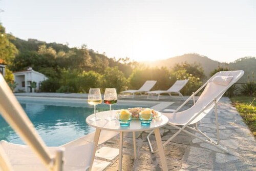 Near Cinque Terre - Mountain Farmhouse with Pool