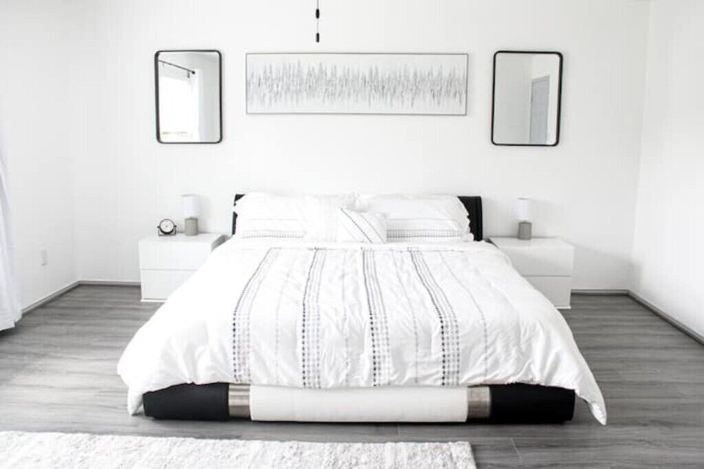 4 Schlafzimmer, Zimmersafe, Schreibtisch, Bügeleisen/Bügelbrett