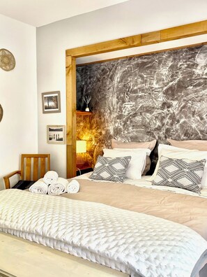 2 عدّة غرف نوم ومكواة/لوح كي وسرير سفر وواي فاي مجانًا