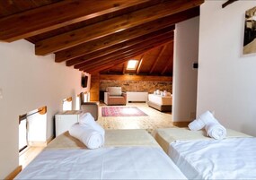 Deluxe Suite | Free WiFi