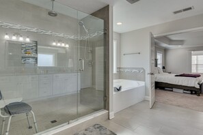 Shower, hair dryer, bidet, towels