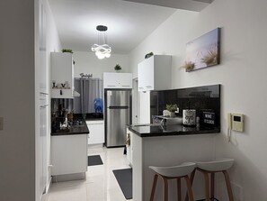 Fridge, microwave, stovetop, coffee/tea maker - Mi escapada en Nagua (Nagua)