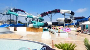 Indoor pool - Camping 5 étoiles - Parc aquatique - eeiacb (Le Château-d'Olonne)