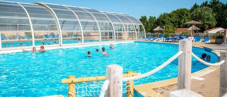 Piscine couverte, piscine chauffée