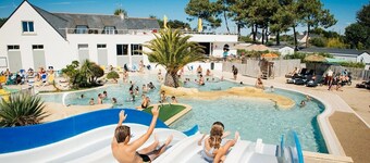 ZEcamping 5 étoiles piscine 50m de la plage dog friendly terrain multisports