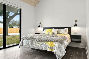 3 bedrooms, iron/ironing board, free WiFi, bed sheets - The Luxe on Main is an Ultra-Modern, Trendy New Construction in Downtown BSL. (Bay St. Louis)