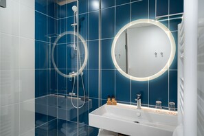 Amenidades de baño gratuitas y secadora de cabello 