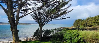 Beautiful house in front of the sea. Direct Access to the beach