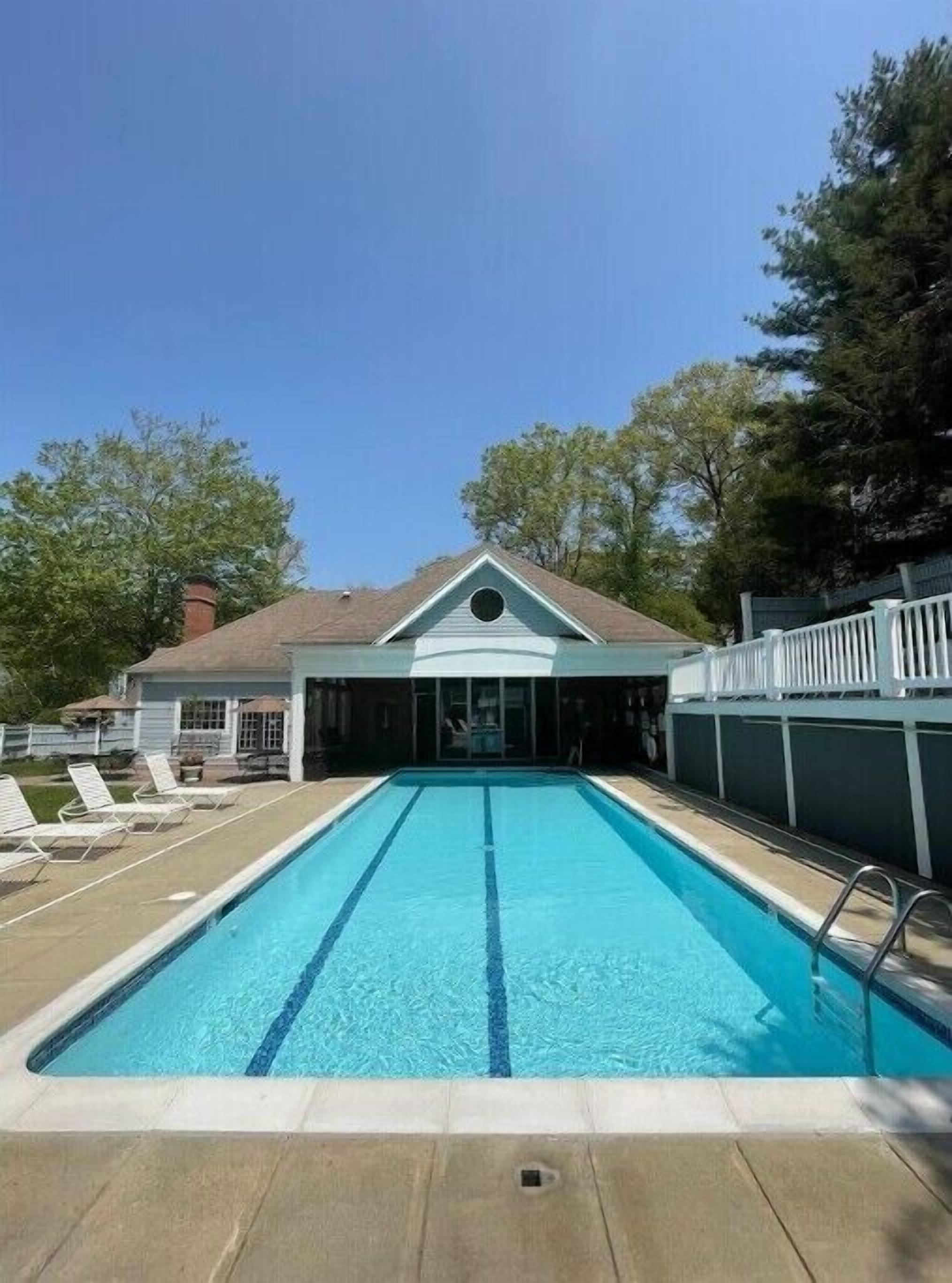 Outdoor pool, a heated pool