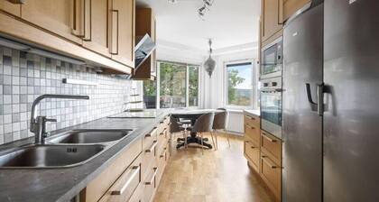 Beautiful apartment close to metro station, shops and amazing nature.