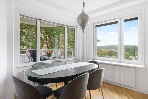 Beautiful apartment close to metro station, shops and amazing nature.