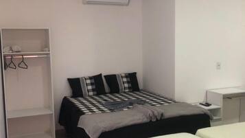 Roupas de cama premium, edredons de pluma, escrivaninha