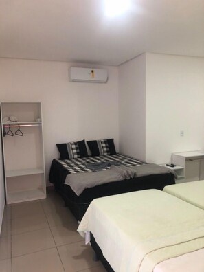 Premium bedding, down comforters, desk, free WiFi - Carolina palace hotel  (Carolina)